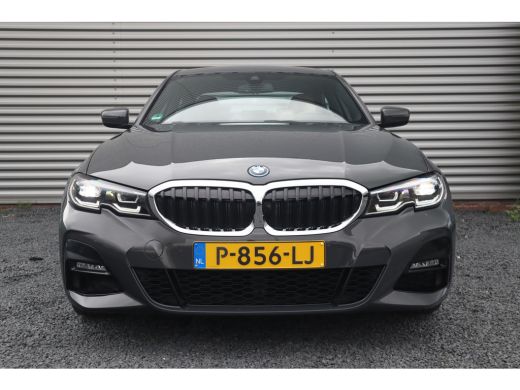 BMW 3 Serie M-Sport M Schaalstoelen / Dravit Grau / HiFi / Camera / ActivLease financial lease