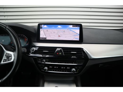 BMW 5 Serie Touring 530i High Executive M-Sport Bernina Grau / Pano / Camera / Laser ActivLease financial lease