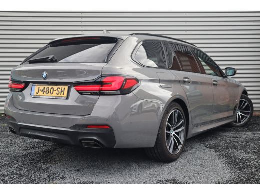 BMW 5 Serie Touring 530i High Executive M-Sport Bernina Grau / Pano / Camera / Laser ActivLease financial lease