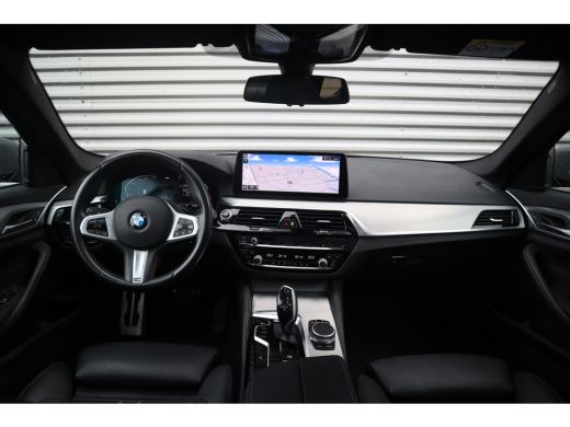 BMW 5 Serie Touring 530i High Executive M-Sport Bernina Grau / Pano / Camera / Laser ActivLease financial lease