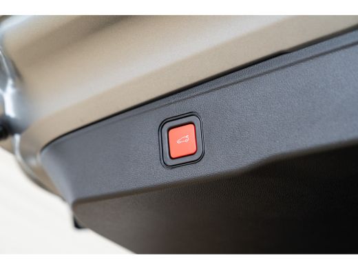 Jeep Avenger Summit 54 kWh | Navigatie | Warmtepomp | Apple Carplay & Android Auto | Camera | LED | Keyless | ... ActivLease financial lease