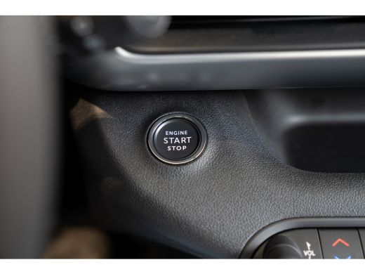 Jeep Avenger Summit 54 kWh | Navigatie | Warmtepomp | Apple Carplay & Android Auto | Camera | LED | Keyless | ... ActivLease financial lease