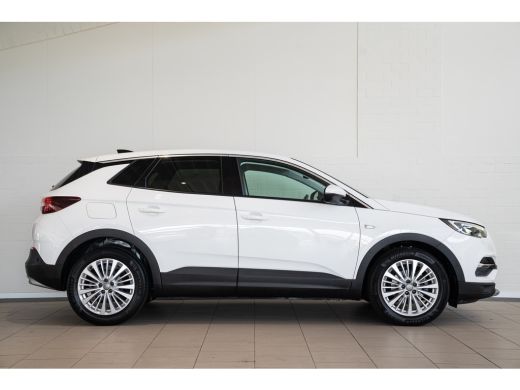Opel Grandland X 1.2 Turbo 130PK Innovation | Camera | AGR | Parkeersensoren Voor & Achter | Navigatie | Climate C... ActivLease financial lease