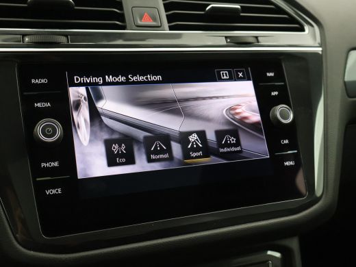 Volkswagen Tiguan Allspace 1.5 TSI R-LINE INTERIEUR + EXTERIEUR | VIRTUAL COCKPIT | TREKHAAK | PANORAMA | ADAPTIVE CRUISE ActivLease financial lease