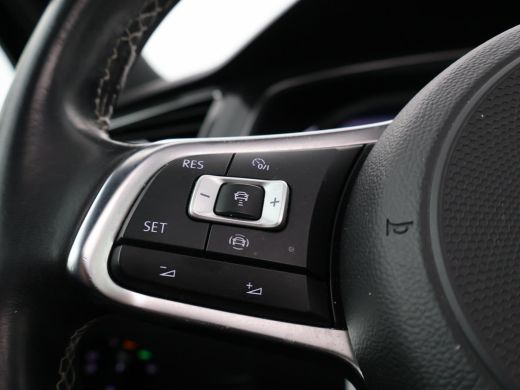 Volkswagen Tiguan Allspace 1.5 TSI R-LINE INTERIEUR + EXTERIEUR | VIRTUAL COCKPIT | TREKHAAK | PANORAMA | ADAPTIVE CRUISE ActivLease financial lease
