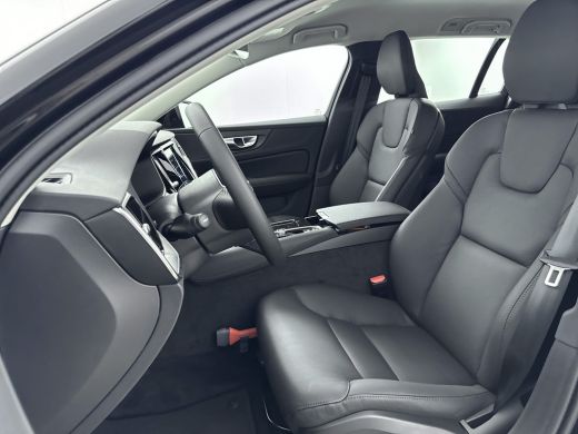 Volvo  V60 2.0 T6 Plug-in hybrid AWD Essential | Lederen bekleding | BLIS | Adaptive Cruiscontrol | PDC V+A ... ActivLease financial lease