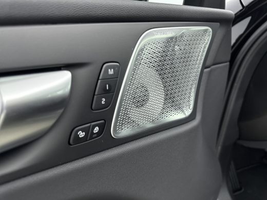 Volvo  XC60 New Model T6 AWD Plug-in Ultra Dark | Bowers & Wilkins | Stoelventilatie - Massage - Verwarming |... ActivLease financial lease