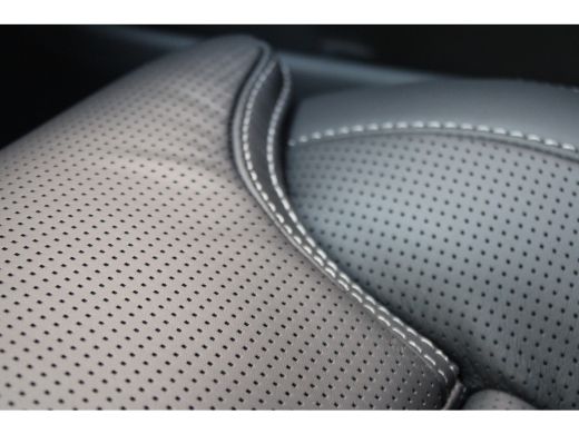 Volvo  XC60 T6 350PK AWD Ultra Black Edition Luchtvering | Massage + Ventilatie | B&W Audio | 22'' LM ActivLease financial lease