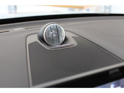 Volvo  XC60 T6 350PK AWD Ultra Black Edition Luchtvering | Massage + Ventilatie | B&W Audio | 22'' LM ActivLease financial lease