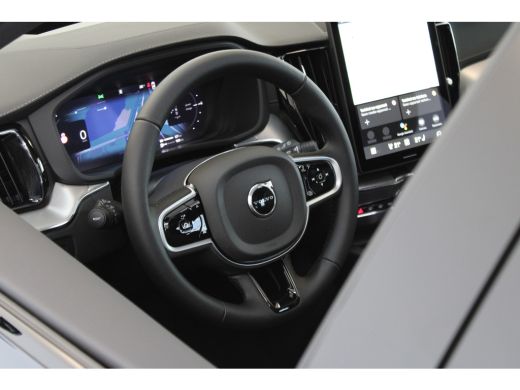 Volvo  XC60 T6 350PK AWD Ultra Black Edition Luchtvering | Massage + Ventilatie | B&W Audio | 22'' LM ActivLease financial lease