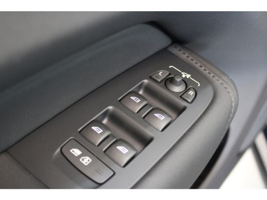 Volvo  XC60 T6 350PK AWD Ultra Black Edition Luchtvering | Massage + Ventilatie | B&W Audio | 22'' LM ActivLease financial lease