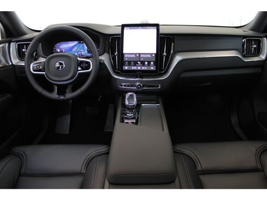 Volvo  XC60 T6 350PK AWD Ultra Black Edition Luchtvering | Massage + Ventilatie | B&W Audio | 22'' LM ActivLease financial lease