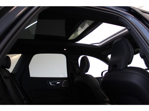 Volvo  XC60 T6 350PK AWD Ultra Black Edition Luchtvering | Massage + Ventilatie | B&W Audio | 22'' LM ActivLease financial lease