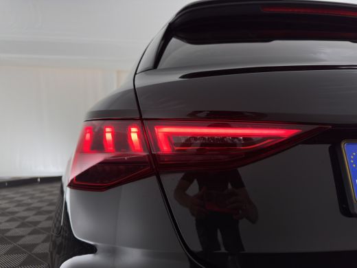 Audi A3 Sportback 35 TFSI S-edition S-Line-Sportpack (INCL-BTW) Aut. *LEATHER-FABRIC | FULL-LED | SPORT-S... ActivLease financial lease