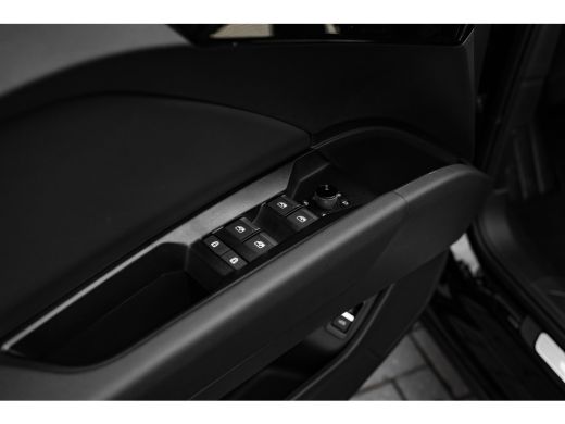 Audi Q4 e-tron S edition Competition | Achterklep, automatisch bedienbaar | Achteruitrijcamera | Adaptive cruise... ActivLease financial lease