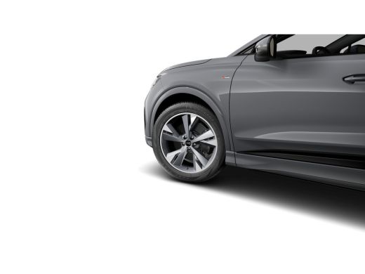 Audi Q4 e-tron S edition Competition | Achterklep, automatisch bedienbaar | Achteruitrijcamera | Adaptive cruise... ActivLease financial lease