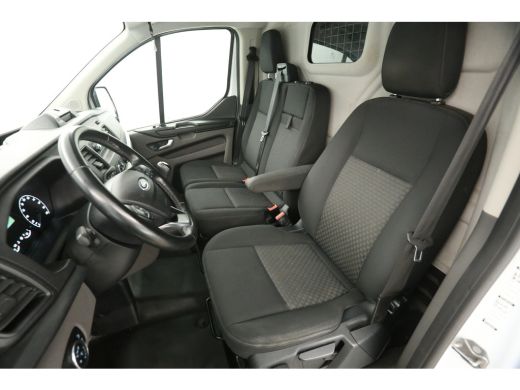 Ford Transit Custom 300 2.0 TDCI L2H1 Airco Cruise PDC 3 Persoons LED Elektrpakket ActivLease financial lease