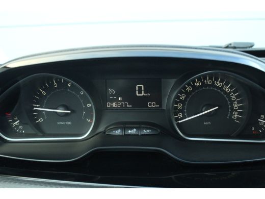 Peugeot 2008 1.2 Active | 46.000 KM !| Carplay | Navi | Airco | Cruise | PDC A | 46.000 KM ! | Carplay | Navi ... ActivLease financial lease