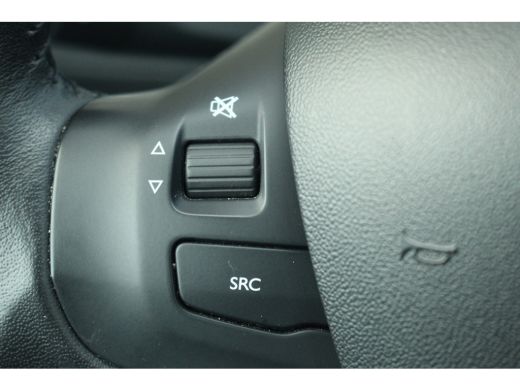 Peugeot 2008 1.2 Active | 46.000 KM !| Carplay | Navi | Airco | Cruise | PDC A | 46.000 KM ! | Carplay | Navi ... ActivLease financial lease