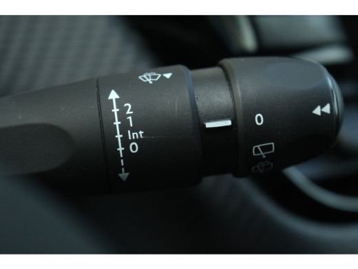 Peugeot 2008 1.2 Active | 46.000 KM !| Carplay | Navi | Airco | Cruise | PDC A | 46.000 KM ! | Carplay | Navi ... ActivLease financial lease