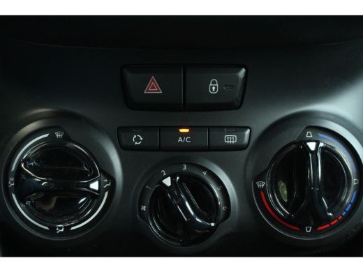 Peugeot 2008 1.2 Active | 46.000 KM !| Carplay | Navi | Airco | Cruise | PDC A | 46.000 KM ! | Carplay | Navi ... ActivLease financial lease