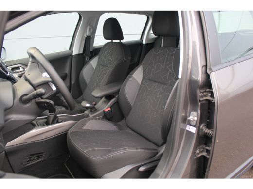 Peugeot 2008 1.2 Active | 46.000 KM !| Carplay | Navi | Airco | Cruise | PDC A | 46.000 KM ! | Carplay | Navi ... ActivLease financial lease