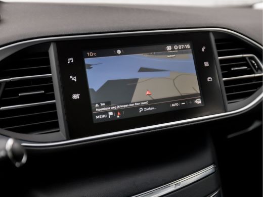 Peugeot 308 SW 1.2 PureTech Active Sport (PANORAMADAK, APPLE CARPLAY, XENON, NAVIGATIE, GETINT GLAS, PARKEERS... ActivLease financial lease