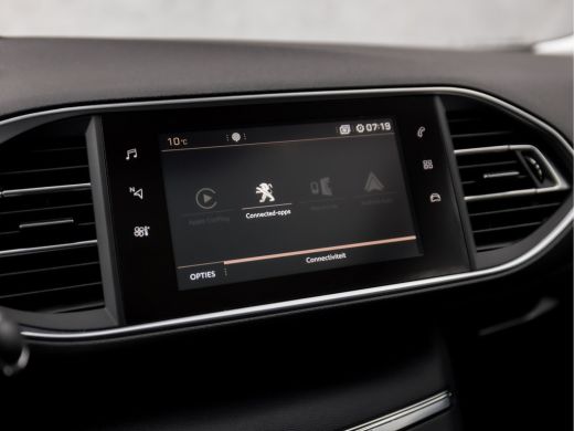 Peugeot 308 SW 1.2 PureTech Active Sport (PANORAMADAK, APPLE CARPLAY, XENON, NAVIGATIE, GETINT GLAS, PARKEERS... ActivLease financial lease
