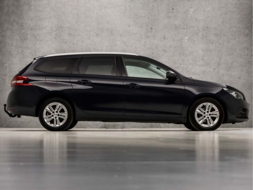 Peugeot 308 SW 1.2 PureTech Active Sport (PANORAMADAK, APPLE CARPLAY, XENON, NAVIGATIE, GETINT GLAS, PARKEERS... ActivLease financial lease