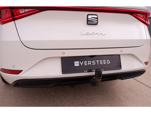 Seat Leon 1.5 eTSI Xcellence M-Hybrid | Elek Trekhaak | Sfeerverl. | LED | Carplay | Camera | Navi | Keyles... ActivLease financial lease