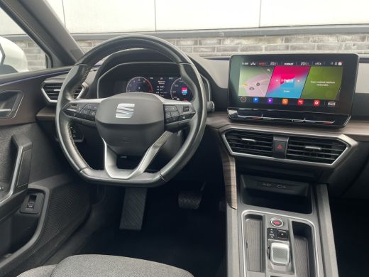 Seat Leon 1.5 eTSI Xcellence M-Hybrid | Elek Trekhaak | Sfeerverl. | LED | Carplay | Camera | Navi | Keyles... ActivLease financial lease