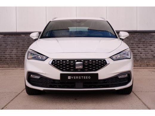 Seat Leon 1.5 eTSI Xcellence M-Hybrid | Elek Trekhaak | Sfeerverl. | LED | Carplay | Camera | Navi | Keyles... ActivLease financial lease
