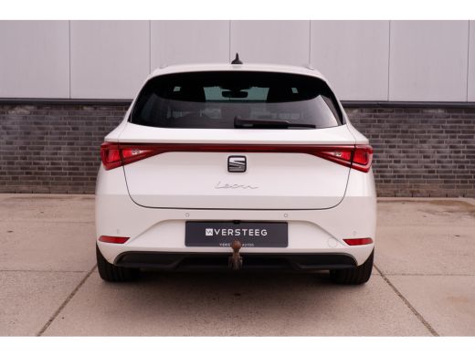 Seat Leon 1.5 eTSI Xcellence M-Hybrid | Elek Trekhaak | Sfeerverl. | LED | Carplay | Camera | Navi | Keyles... ActivLease financial lease
