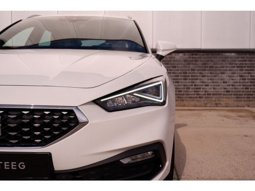 Seat Leon 1.5 eTSI Xcellence M-Hybrid | Elek Trekhaak | Sfeerverl. | LED | Carplay | Camera | Navi | Keyles... ActivLease financial lease