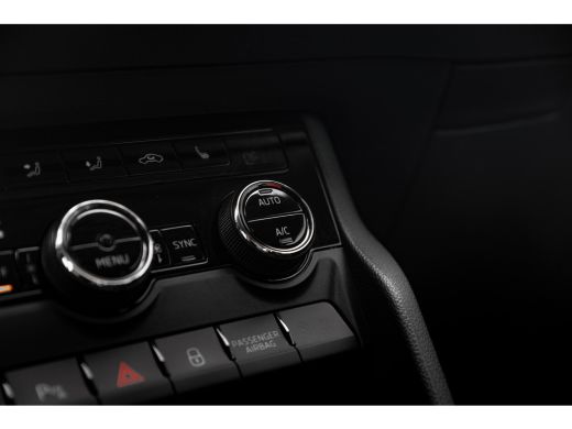 Skoda Karoq 1.5 TSI 150pk DSG ACT Style | Achteruitrijcamera | Adaptive Cruise | Navigatie | Stoelverwarming ActivLease financial lease
