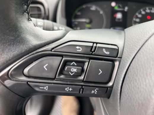 Toyota Yaris 1.5 Hybrid Active ActivLease financial lease