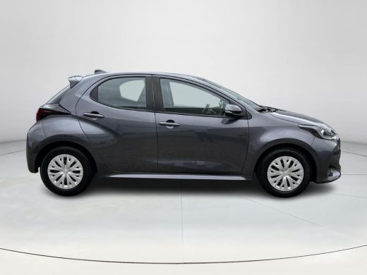Toyota Yaris 1.5 Hybrid Active ActivLease financial lease
