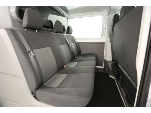 Volkswagen Crafter 35 2.0 TDI L3H2 140PK | Dubbele Cabine | 6 Persoons | Airco Parkeersensoren Trekhaak ActivLease financial lease