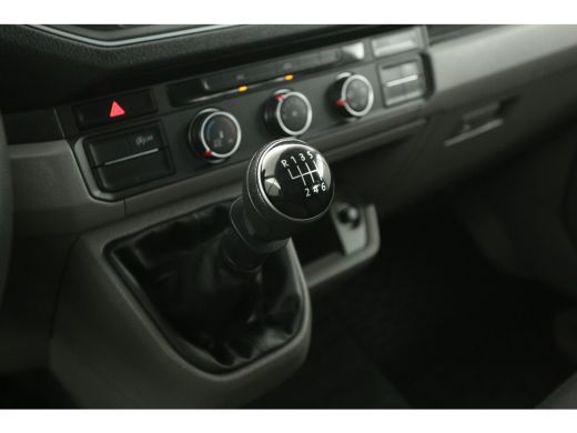 Volkswagen Crafter 35 2.0 TDI L3H2 140PK | Dubbele Cabine | 6 Persoons | Airco Parkeersensoren Trekhaak ActivLease financial lease