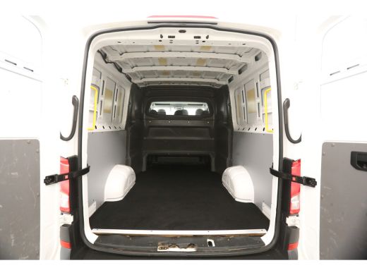 Volkswagen Crafter 35 2.0 TDI L3H2 140PK | Dubbele Cabine | 6 Persoons | Airco Parkeersensoren Trekhaak ActivLease financial lease