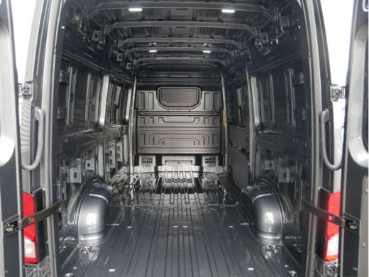 Volkswagen Crafter 35 2.0 TDI L3H3 Highline | Park assistent | Clima | Cruise | Navi by app ActivLease financial lease