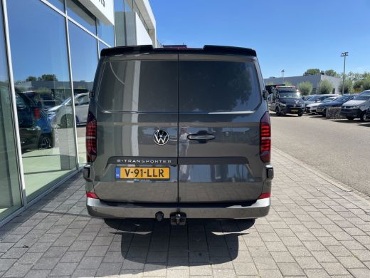Volkswagen e-Transporter 32 L2H1 Style 64 kWh | 286 PK | Trekhaak | Camera | IQ light | ACC | App connect | Styling pakket ActivLease financial lease