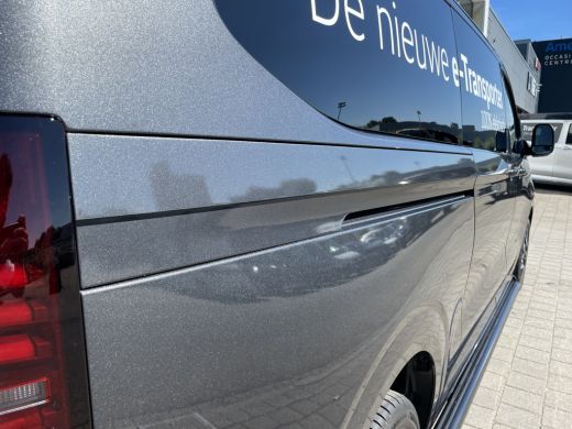 Volkswagen e-Transporter 32 L2H1 Style 64 kWh | 286 PK | Trekhaak | Camera | IQ light | ACC | App connect | Styling pakket ActivLease financial lease