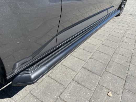 Volkswagen e-Transporter 32 L2H1 Style 64 kWh | 286 PK | Trekhaak | Camera | IQ light | ACC | App connect | Styling pakket ActivLease financial lease