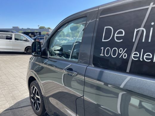Volkswagen e-Transporter 32 L2H1 Style 64 kWh | 286 PK | Trekhaak | Camera | IQ light | ACC | App connect | Styling pakket ActivLease financial lease