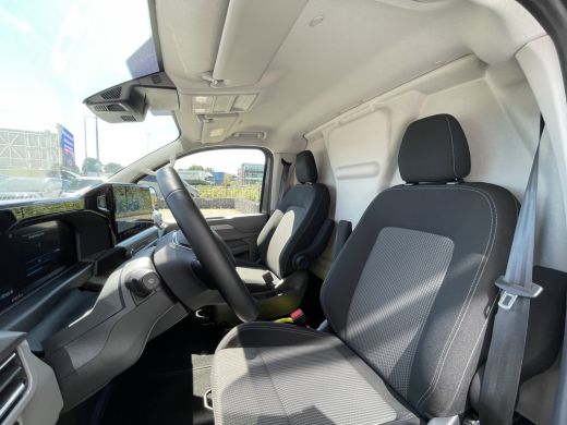 Volkswagen e-Transporter 32 L2H1 Style 64 kWh | 286 PK | Trekhaak | Camera | IQ light | ACC | App connect | Styling pakket ActivLease financial lease