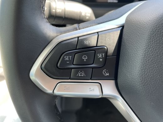 Volkswagen e-Transporter 32 L2H1 Style 64 kWh | 286 PK | Trekhaak | Camera | IQ light | ACC | App connect | Styling pakket ActivLease financial lease