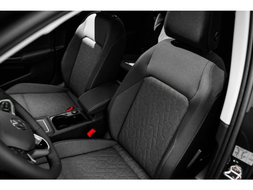 Volkswagen Golf Life Edition eHybrid | 'App-Connect' draadloze smartphone integratie | Achterbank in ongelijke de... ActivLease financial lease
