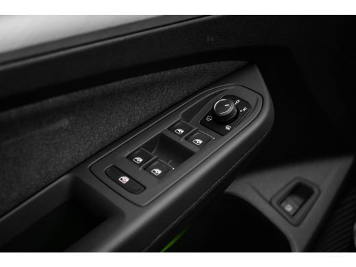 Volkswagen Golf Life Edition eHybrid | 'App-Connect' draadloze smartphone integratie | Achterbank in ongelijke de... ActivLease financial lease