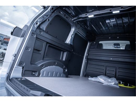 Volkswagen ID. Buzz Cargo Cargo Bulli edition 4MOTION TREKHAAK | FULL LED | 340PK! ActivLease financial lease